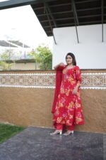 Crimson Bloom Embroidered Kurta Set - Image 3
