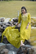 Meadow Glow Embroidered Kurta Set - Image 3