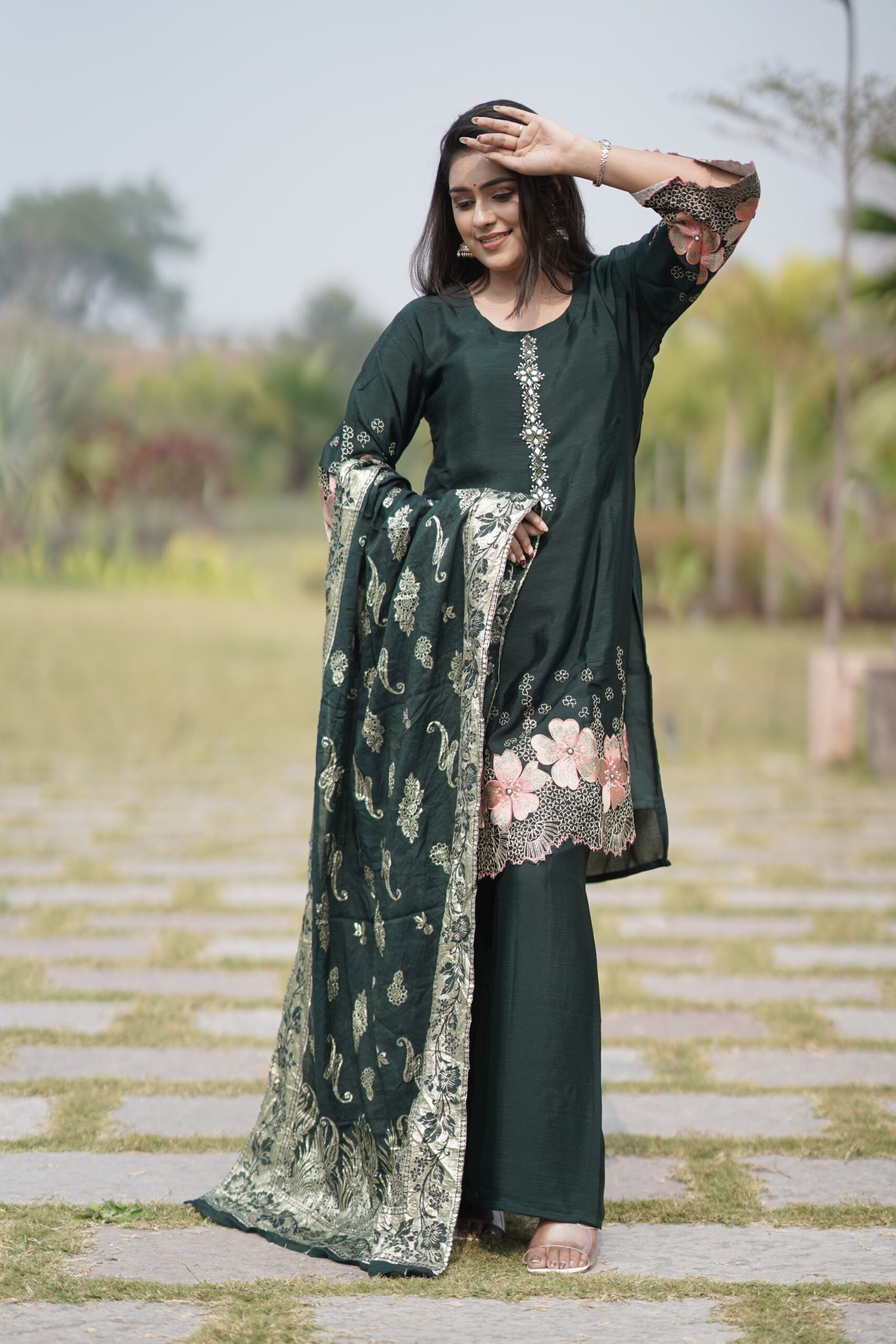 Emerald Elegance Embroidered Kurta Set - Image 1
