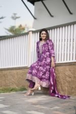 Royal Orchid Embroidered Kurta Set - Image 5