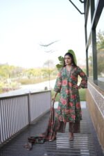 Green Blossom Pure Mul Cotton 100% Hand-Embroidered Alia Pattern Suit